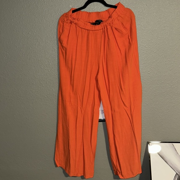 Two Piece Set - Tie Knot Top and Bottom Flowy Pants - Picture 5 of 6